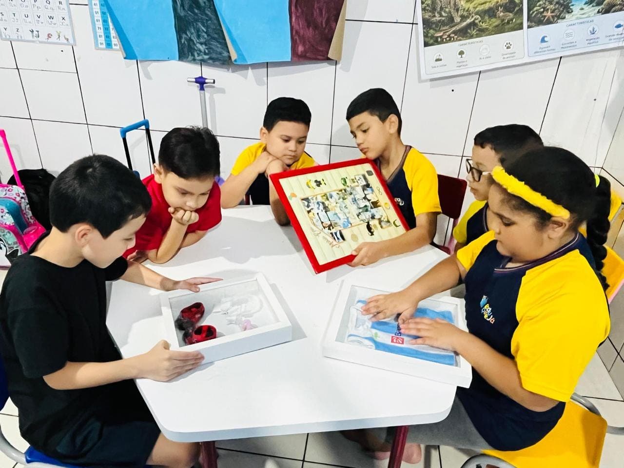 Alunos do 2º Ano do Ensino Fundamental em atividades pedagógicas na Eduque Já (foto 10)