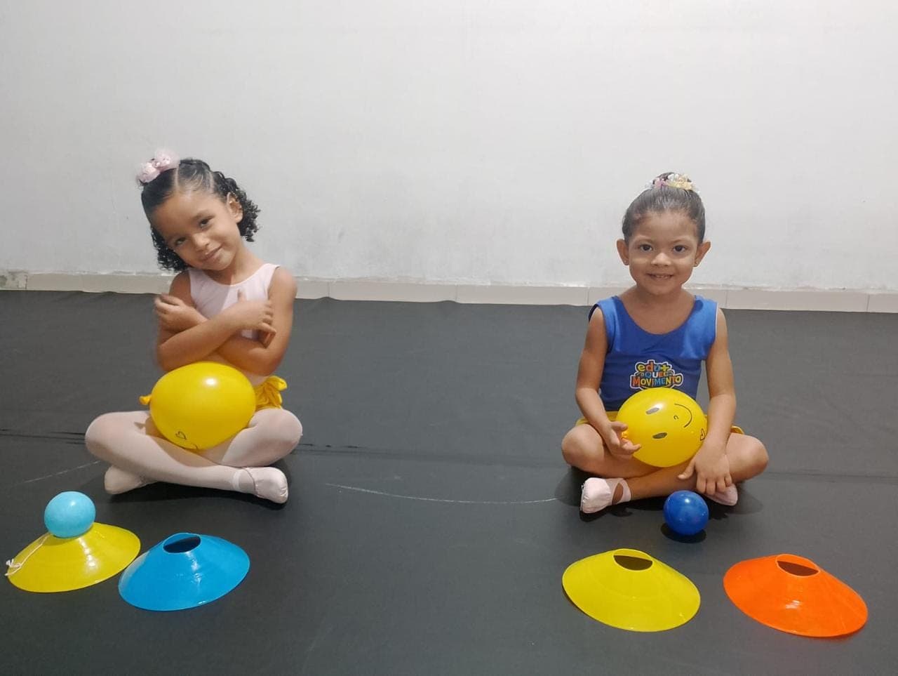 Alunas e alunos da Eduque Já em aula de Ballet (foto 3)