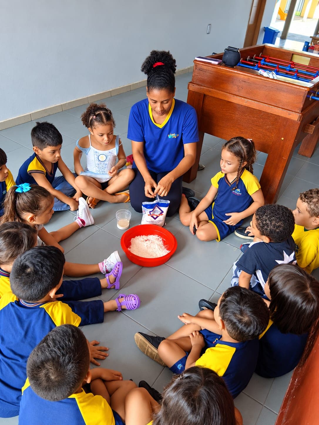 Crianças do Infantil 4 participando de atividades pedagógicas na Eduque Já (foto 10)