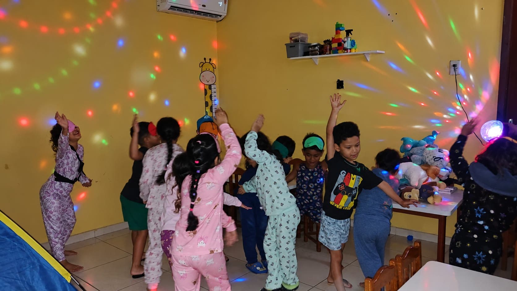 Crianças do Infantil 5 participando de atividades pedagógicas na Eduque Já (foto 8)