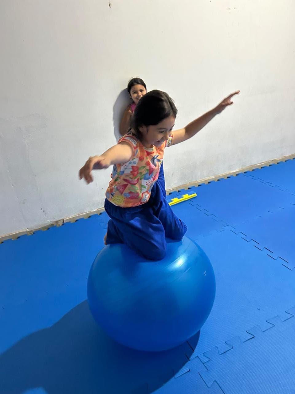Alunas e alunos da Eduque Já em aula de Jiu-Jitsu (foto 2)