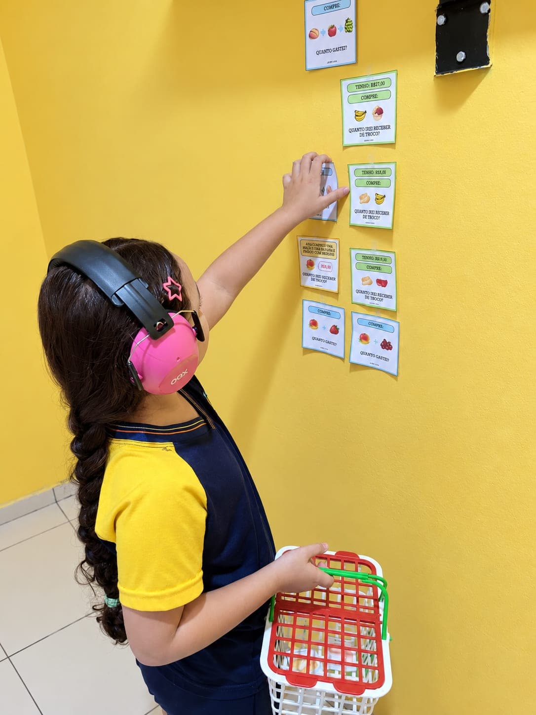 Crianças do Infantil 5 participando de atividades pedagógicas na Eduque Já (foto 1)